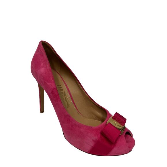 SALVATORE FERRAGAMO Pink Suede Bow Accent Peep Toe Heels Pumps 8 - Picture 2 of 10